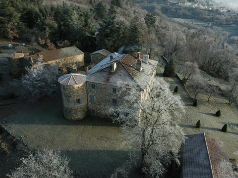 Exteriorul Chateau de Rosieres