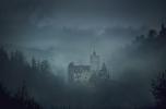Stați la Castelul Bram al contelui Dracula din Transilvania