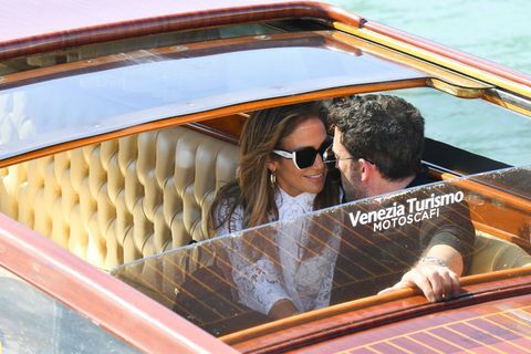 Jennifer Lopez și Ben Affleck la festivalul de film de la Venezia, pe 9 septembrie