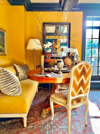 sufragerie în galben