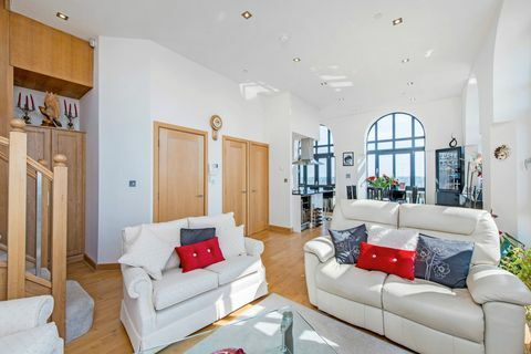 Flat 6, Shenley Tower - Savills - lounge