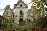 6.500 de persoane cumpărează castelul secolului al XIII-lea în Franța