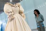 Vedeți rochia de nuntă a prințesei Diana expusă la Palatul Kensington