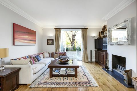 Savills - Varsity Row - proprietate georgiana - living