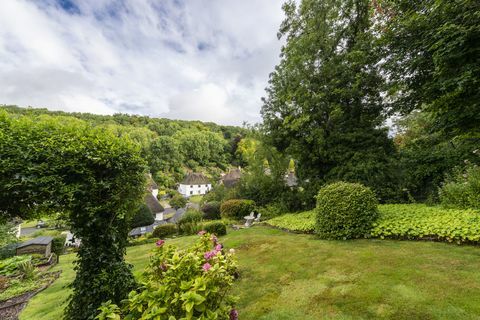 frumoasă căsuță de vânzare în inima satului Milton Abbas, Dorset