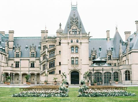 o nuntă la proprietatea Biltmore din Asheville Carolina de Nord