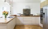 Renovare simplă și spațioasă a bucătăriei