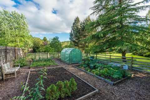 Delford House de vânzare în satul pitoresc din Kinnaird, Perthshire