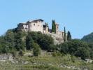 Airbnb care oferă un castel medieval din secolul al X-lea cu o capelă în Catalunia, Spania