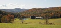 Ați putea trăi în această casă surprinzător de modernă din Vermont Barn pentru 8,75 mil. USD