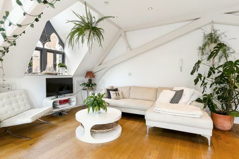 apartamentul modern într-o fostă capelă este de vânzare în estul dulwich, londra