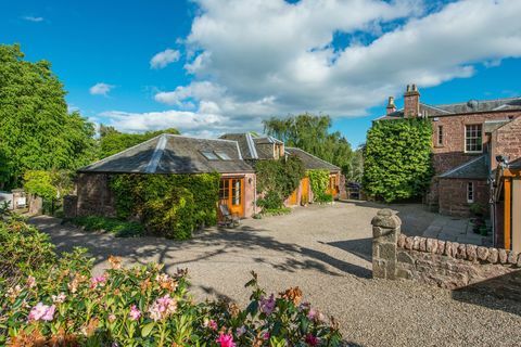 Delford House de vânzare în satul pitoresc din Kinnaird, Perthshire