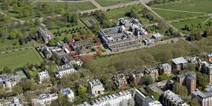 Clădirea exterior și palatul și grădina Kensington, vedere aeriană