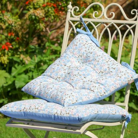 Cravată reversibilă pe perne de scaun pentru grădina de vară