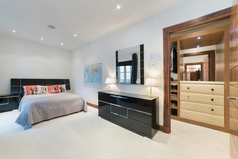 Winston Churcill Eccleston Square suite de dormitor - Savills